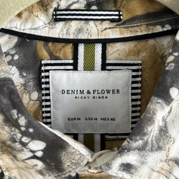 Men’s denim & flower short sleeve button down shirt medium tan - Picture 3 of 3